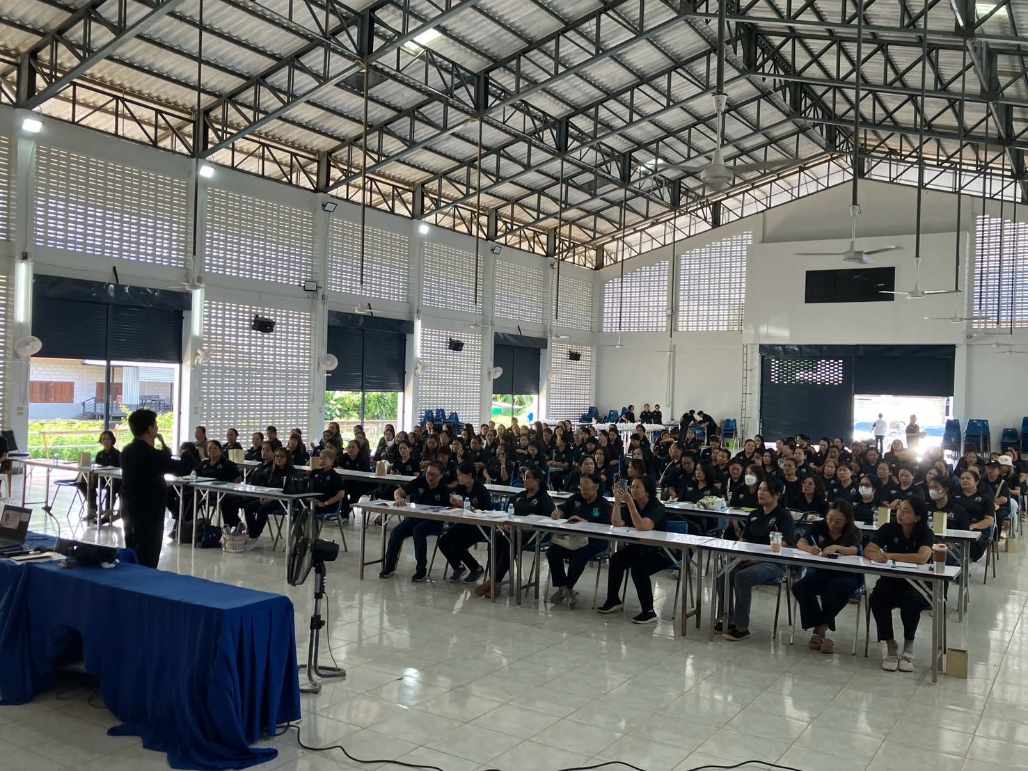 พช.แม่จัน : ประชุมคณะกรรมการพัฒนาสตรีตำบลและอำเภอขับเคลื่อนงานสตรีในพื้นที่อย่างเข้มแข็ง